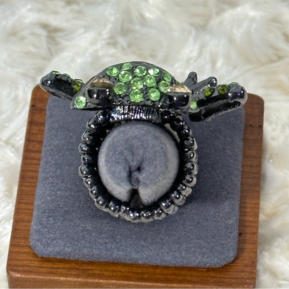 🔥SALE 4/$25 🐸 Adorable Frog Fashion Ring with Stretchy Band - Picture 4 of 7